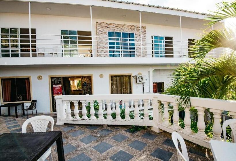 اتاق استاندارد سه نفره, The Rock House Eco