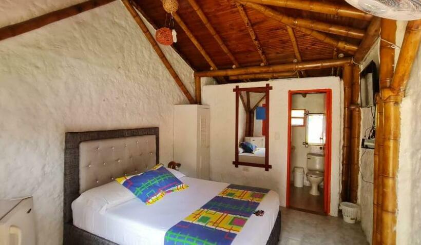 اتاق استاندارد, De La Vega