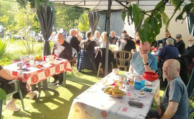 غرفة قياسية رباعية, A La Grenouille Du Jura