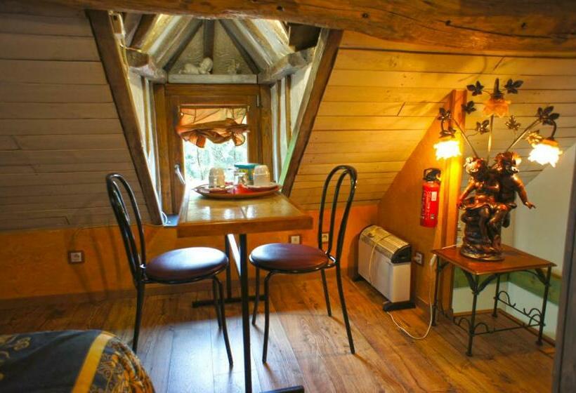 Номер Стандарт, Aux Logis De La Solre