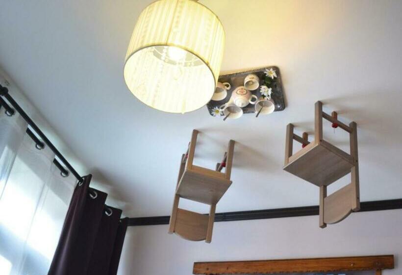 سوییت, Suivez Le Lapin Blanc Bb Chambres D Hôtes