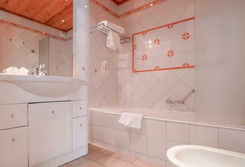 اتاق خانوادگی, Chalet Hôtel Des 2 Gares