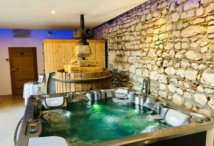 Номер Престиж, Domaine De Suzel