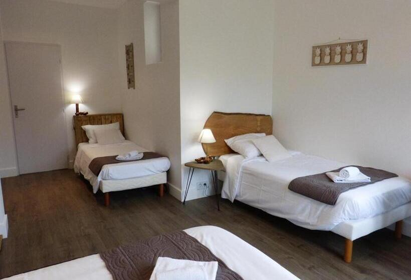 Четырехместный Номер Superior, Hôtel Restaurant Des Grottes Du Pech Merle