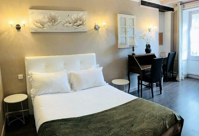 Номер Стандарт, Hôtel Du Roy