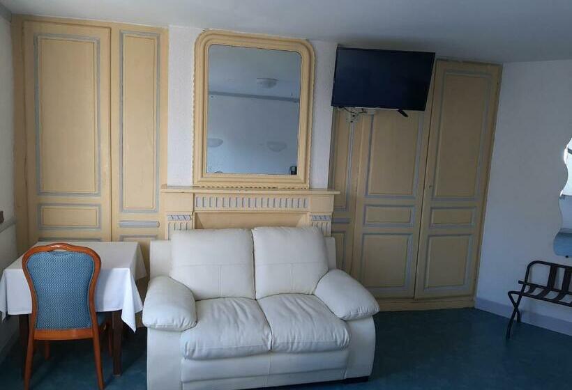 Номер Стандарт Трехместный, Hôtel Les Beaux Arts  Limoges Hypercentre