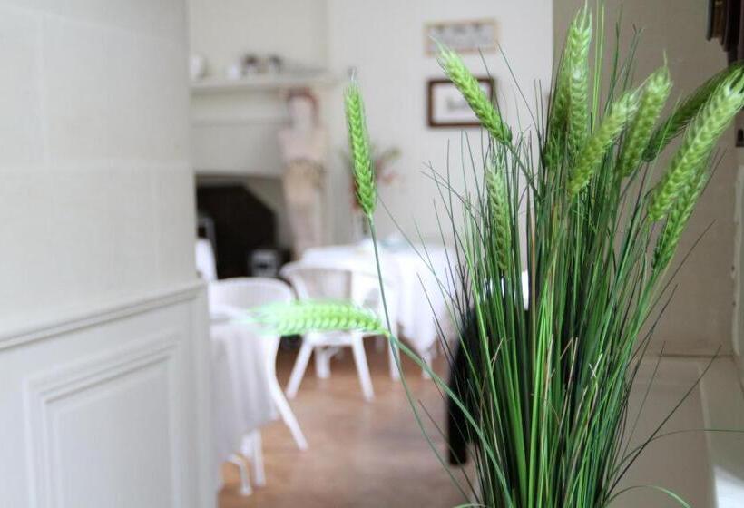 غرفة قياسية ثلاثية, Château Du Bois De La Noe