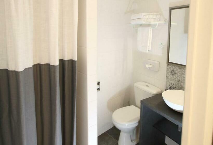 اتاق استاندارد سه نفره, La Villa Garenne