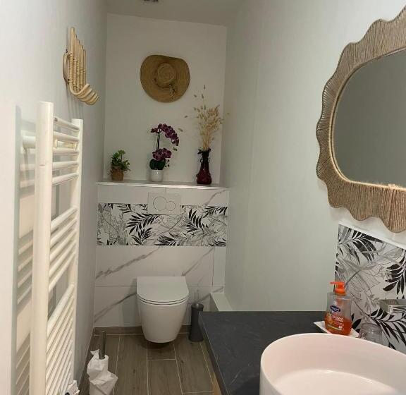 Студио Executive, Manoir De La Houlette