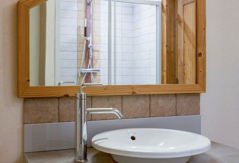 اتاق استاندارد, Chalet Hôtel Le Beausoleil, The Originals Relais