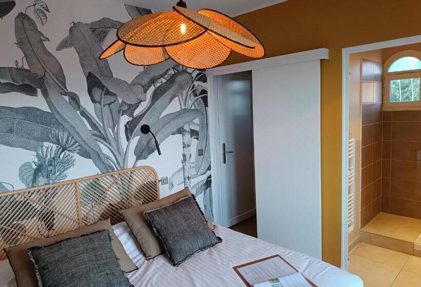 Номер Стандарт Вид на Море с Балконом, Les Galets Hôtel Et B&b