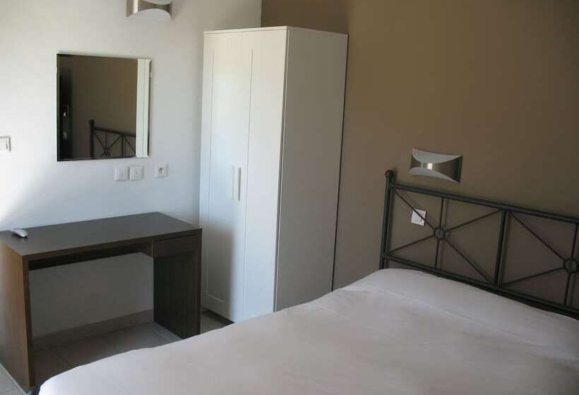 スーペリアの４人部屋, Fasthotel Montpellier Baillargues