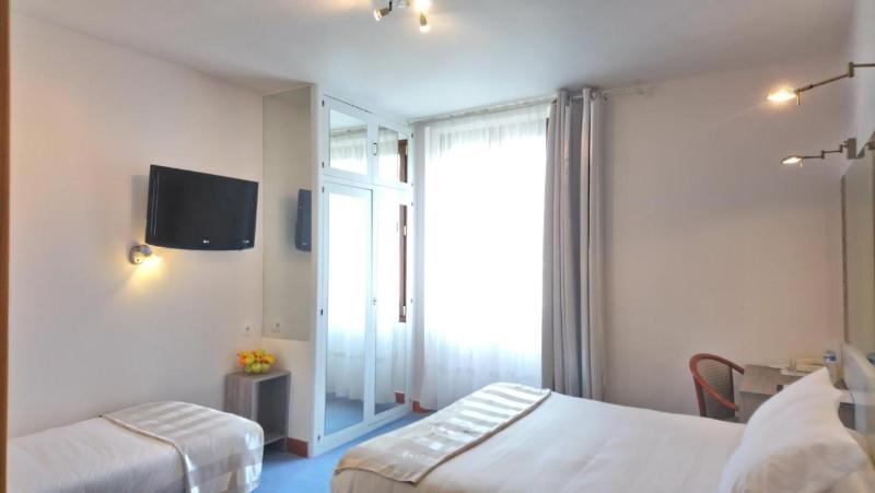 Quarto Triplo Standart, Logis Hotel & Restaurant Bergeret Sport
