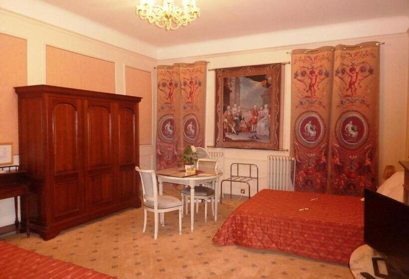 اتاق استاندارد چهار تخته, Hôtel Du Fiacre