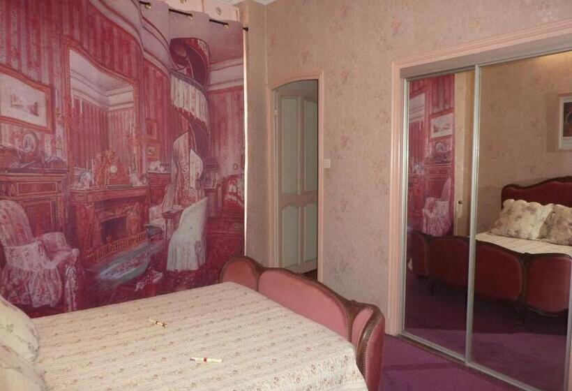 اتاق استاندارد با چشم‌انداز شهر, Hôtel Du Fiacre
