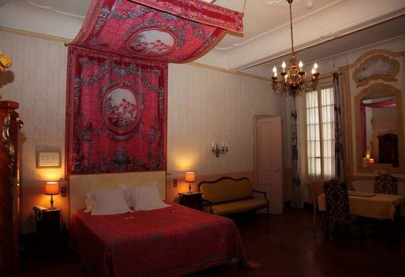 سوییت جونیور, Hôtel Du Fiacre