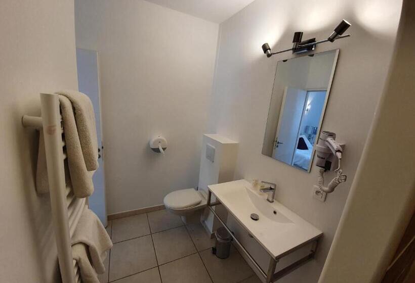 Номер Стандарт Трехместный, Hôtel Les 3 Terrasses