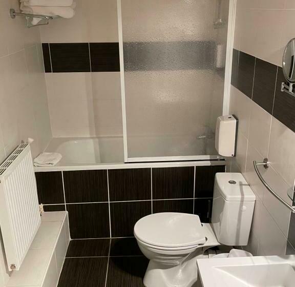 اتاق استاندارد سه نفره, Contact Hôtel Les Platanes Villeneuve Sur Lot Centre