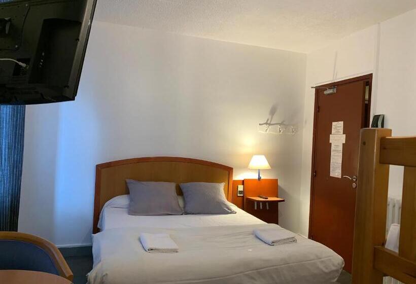 Номер Стандарт, Hôtel Mondial