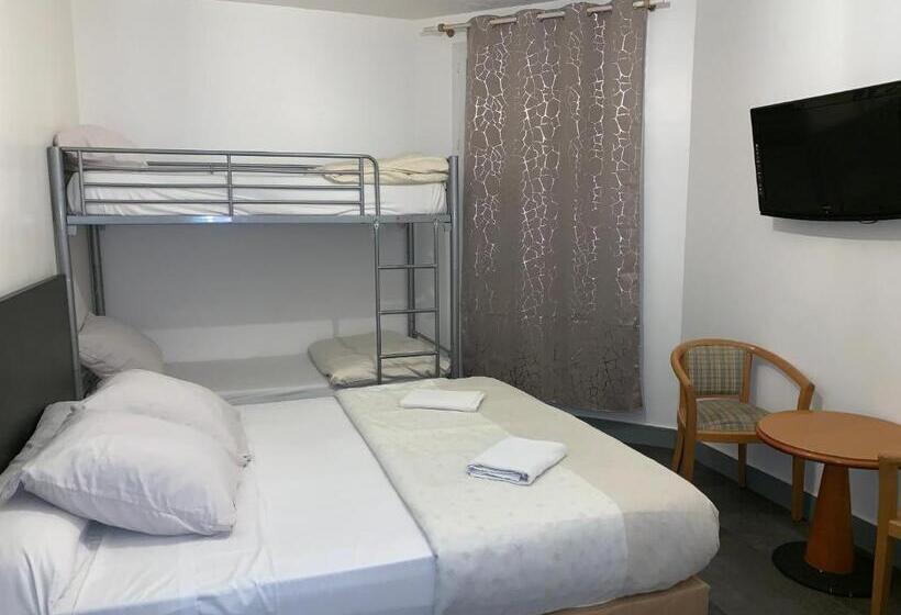 Четырехместный Номер Стандарт, Hôtel Mondial