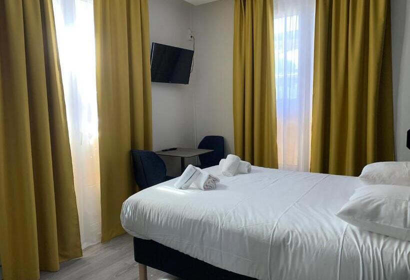 Номер Deluxe Вид на Море с Балконом, Le Cosy Riva Bella