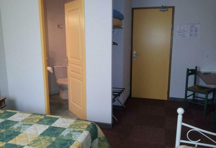 Номер Стандарт Трехместный, Tour Hôtel