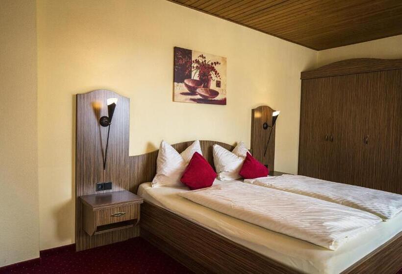 3-Bett-Standardzimmer, Weinhaus Kreuter