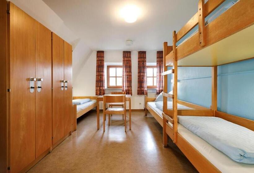 Семейный Номер Классика, Jugendherberge Regensburg