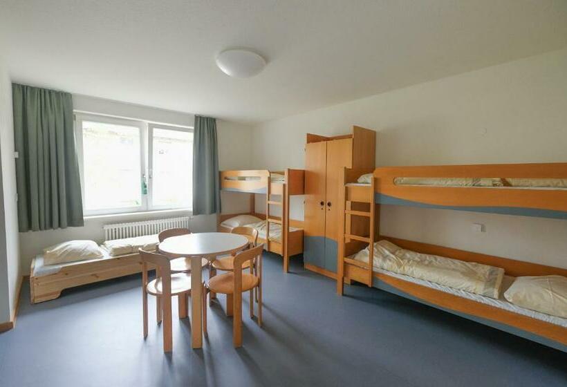 اتاق استاندارد چهار تخته, Jugendherberge Stuttgart International