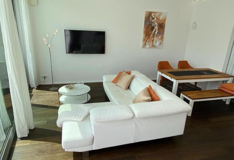 Полулюкс Вид на Бассейн, Weingut Aparthotel Olinger