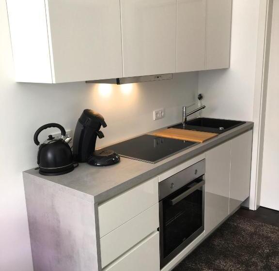 Апартаменты Deluxe с 1 спальней, с видом на бассейн, Weingut Aparthotel Olinger