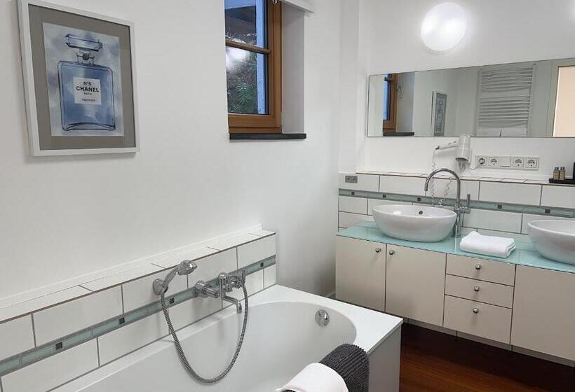 Люкс Повышенной Комфортности, Weingut Aparthotel Olinger