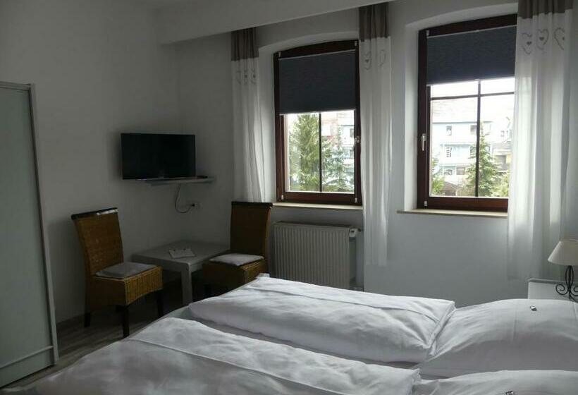 غرفة سوبيريور, Bayerischer Hof