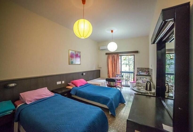 标准工作室, Myriama Apartments