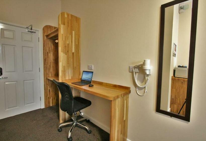 Номер Стандарт, Central Hotel Gloucester By Roomsbooked