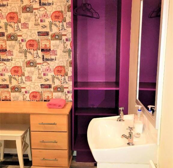חדר בסיסי חדר אמבטיה משותף, Portrush Holiday Hostel Guesthouse