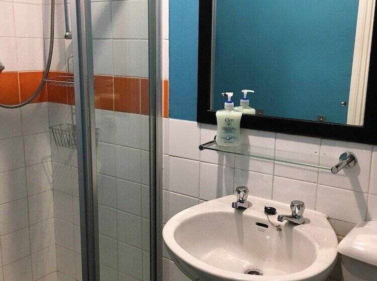 חדר סטנדרט לארבעה, Portrush Holiday Hostel Guesthouse