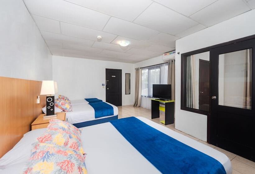 Люкс Семейный 2 Спальни, Hostal North Seymour