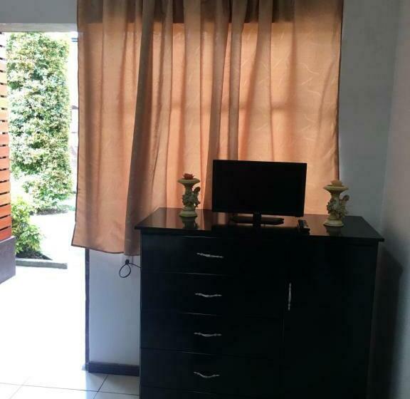 اتاق استاندارد, The Backpacker Hostal