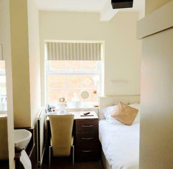 اتاق استاندارد یک نفره, 281 Hotel & Restaurant