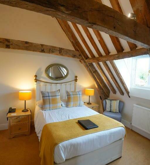 Номер Стандарт, Waveney House