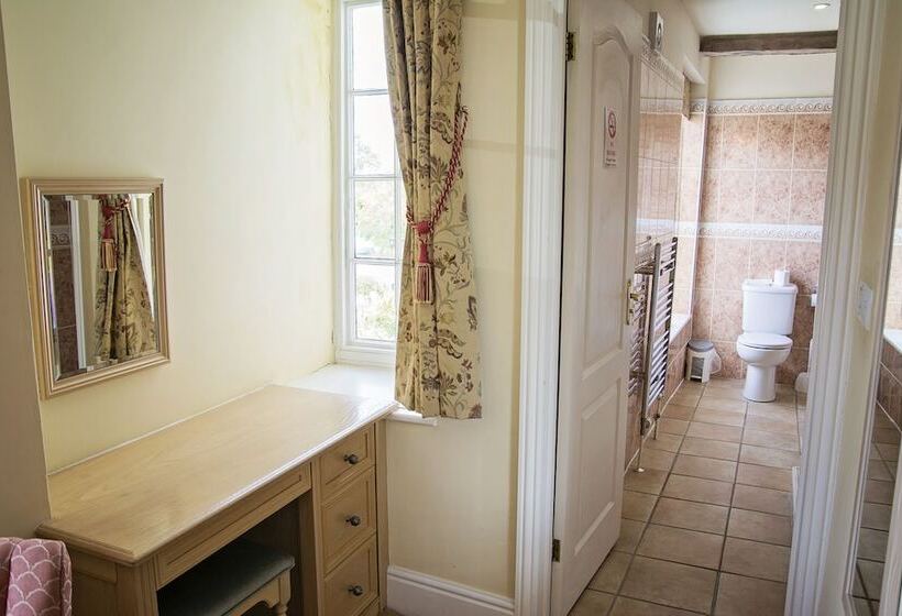 Номер Deluxe, Waveney House