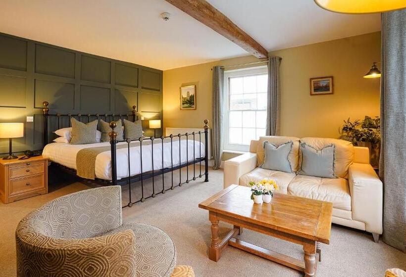 جناح سوبيريور, Waveney House