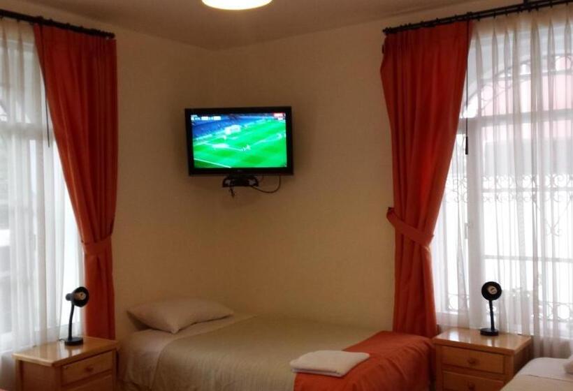 اتاق استاندارد سه نفره, Heritage Inn