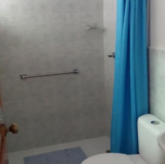 اتاق استاندارد چهار تخته, Heritage Inn
