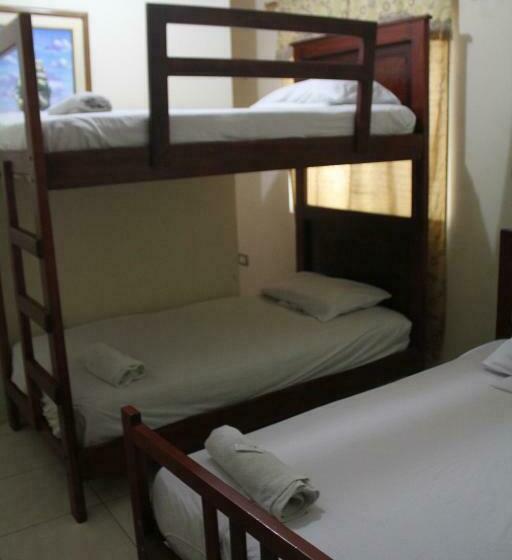 标准三人间, Hostal Rosa Mar