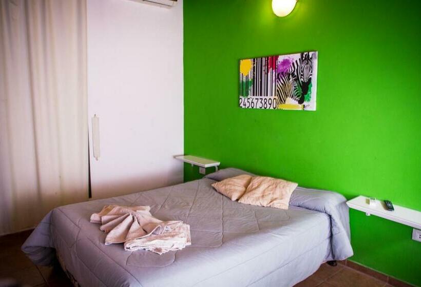 スタンダードトリプルルーム, Carlos Paz Hostel&suites