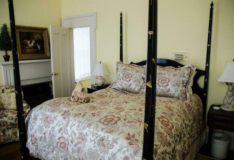Люкс Повышенной Комфортности, Bourbon Manor Bed & Breakfast Inn