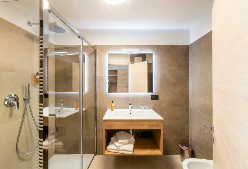 Полулюкс, Alpino Wellness & Spa