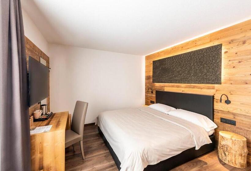 Полулюкс с Балконом, Alpino Wellness & Spa